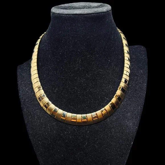 Egyptian Style Gold Tone Necklace, Bracelet And Clip On Hoop Earrings (4728) - Picture 2 of 11